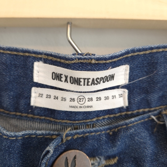 One Teaspoon Bonitas Low Waist Medium Rise Button Fly Raw Curved Hem Jean Shorts - Picture 5 of 11